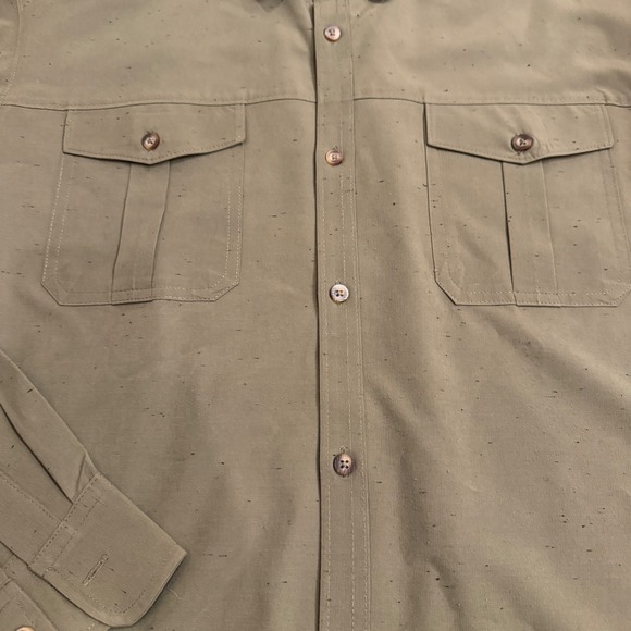 Voyager Mens XL Button Up Shirt Olive Green Camping Hiking Outdoor - Picture 3 of 9